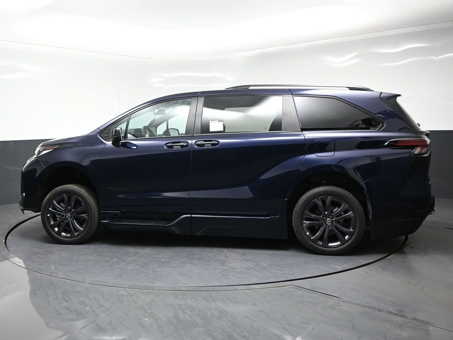 New 2026 Toyota Sienna Hybrid XSE Sport - BraunAbility Side Entry Fold Out Automatic Ramp