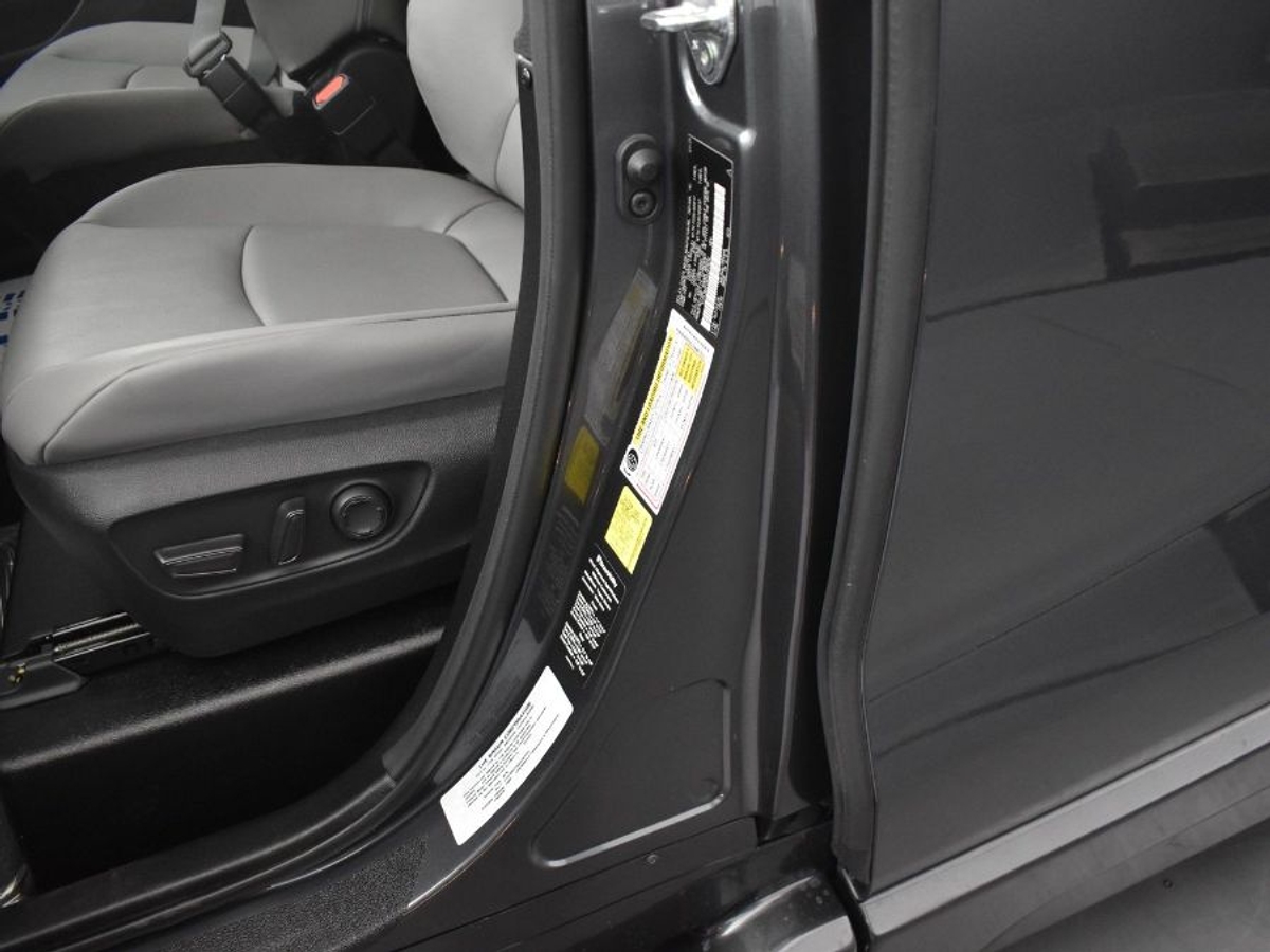 2025 TOYOTA SIENNA - Image 16