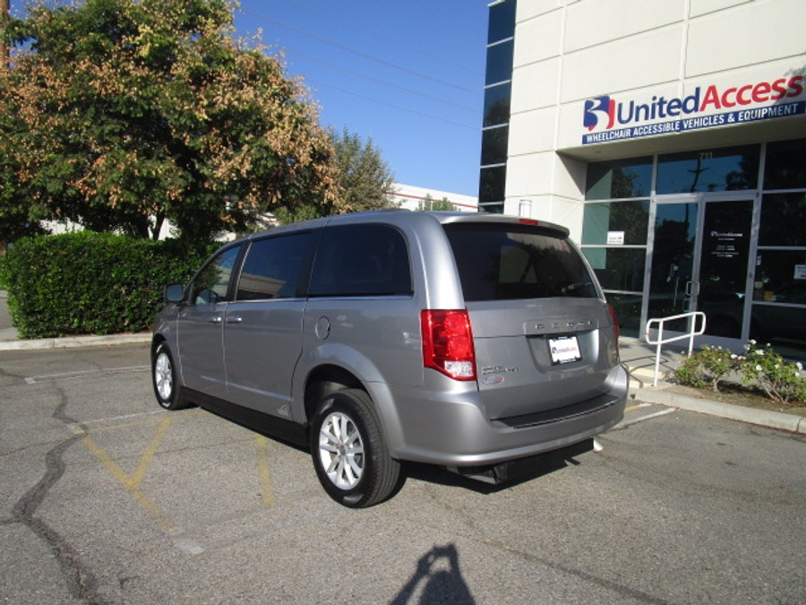 Used 2019 Dodge Grand Caravan SXT - VMI Side Entry Entry Fold Out Automatic Ramp