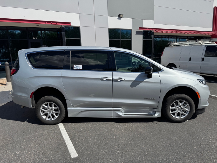 Used 2024 Chrysler Pacifica Touring L - BraunAbility Side Entry Entry In Floor Automatic Ramp