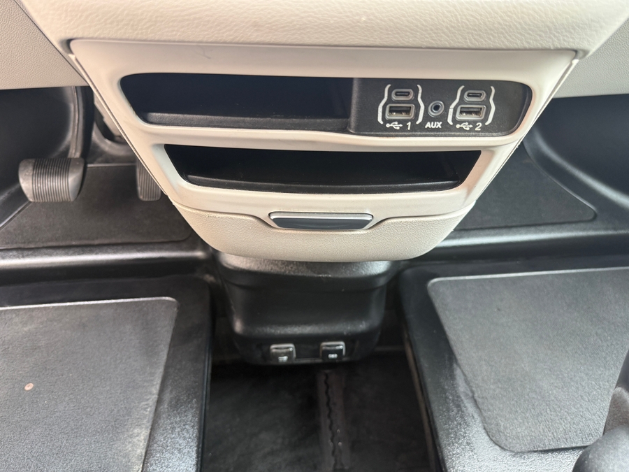 Used 2021 Chrysler Voyager LXi - BraunAbility Commercial Side Entry Entry Fold Out Manual Ramp