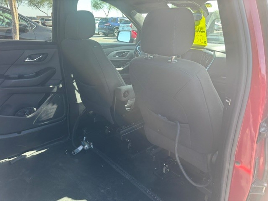 Used 2022 Chevrolet Traverse 1LT - BraunAbility Side Entry In Floor Automatic Ramp