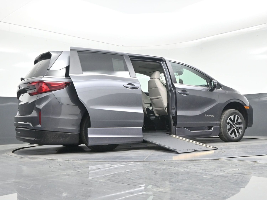 New 2026 Honda Odyssey EX-L - BraunAbility Side Entry In Floor Automatic Ramp