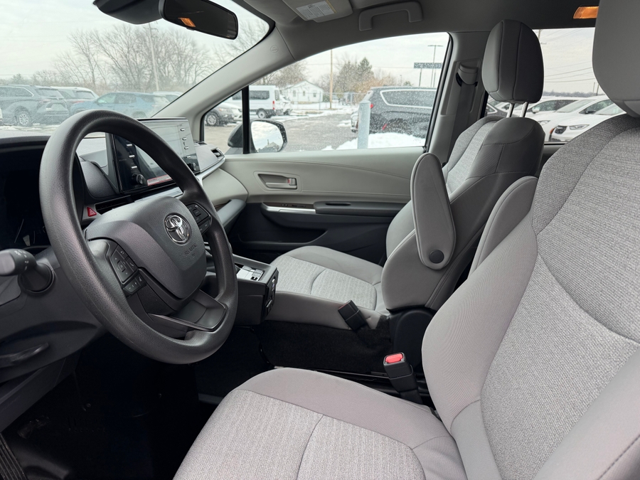 Used 2024 Toyota Sienna Hybrid LE - BraunAbility Side Entry Entry Fold Out Automatic Ramp