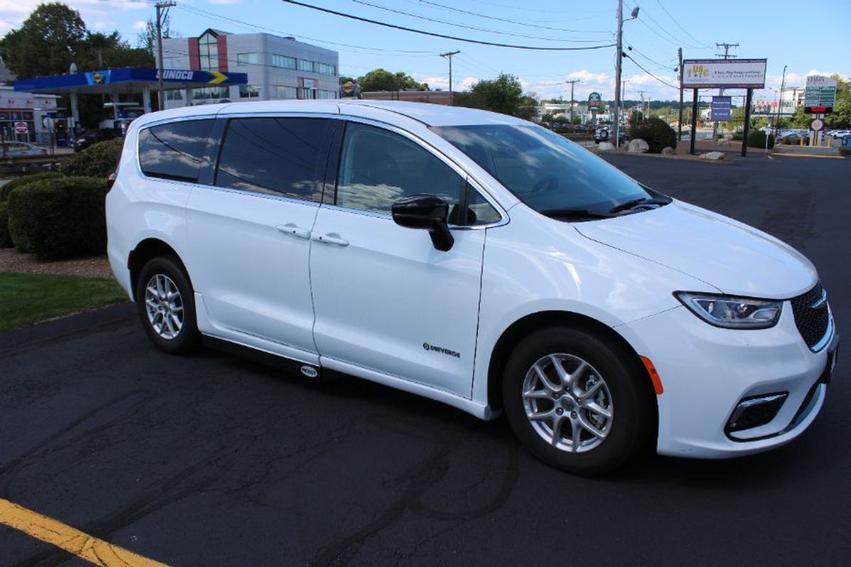 2024 CHRYSLER PACIFICA - Image 7