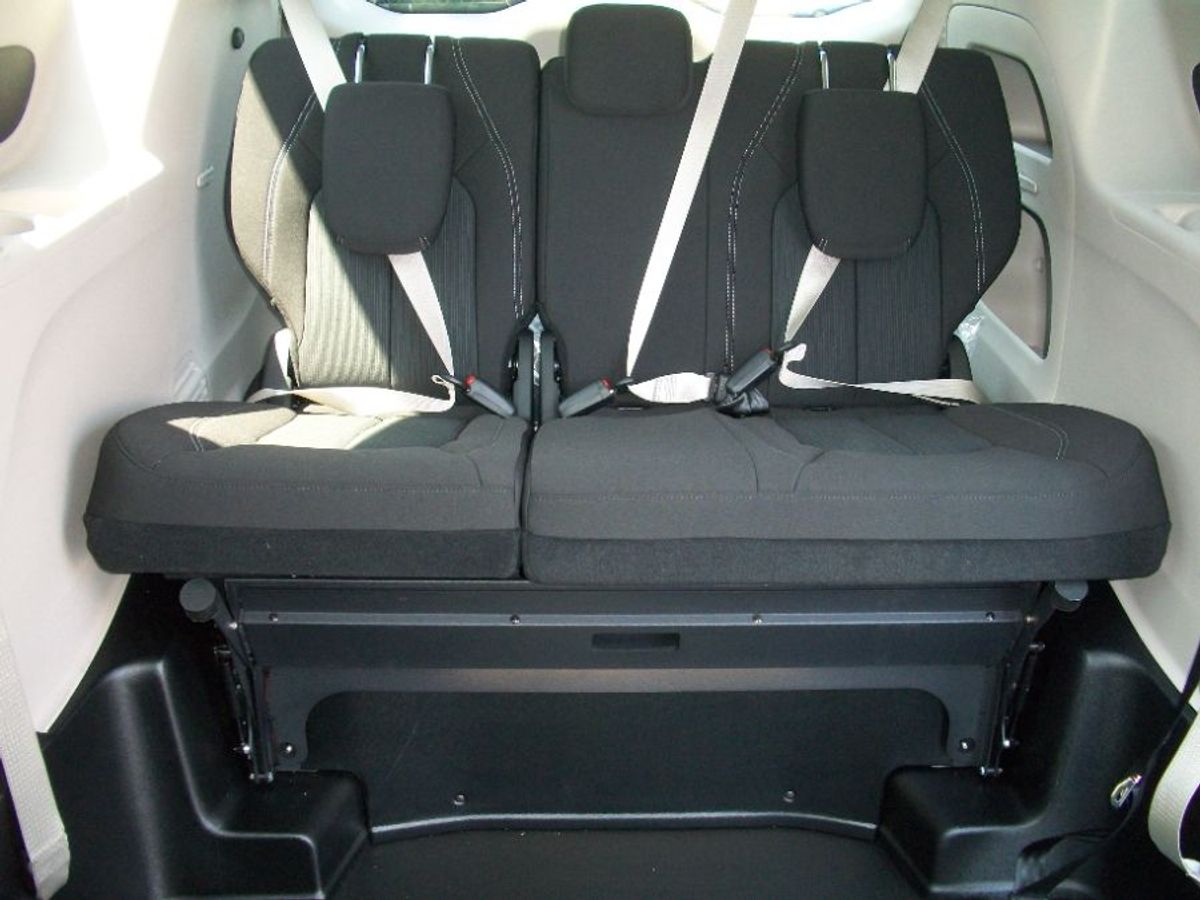 2023 CHRYSLER VOYAGER - Image 16