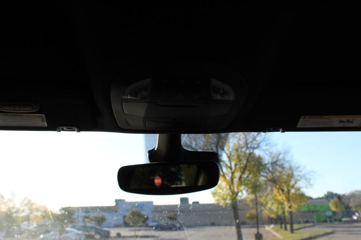 Grey Chrysler Pacifica image number 9