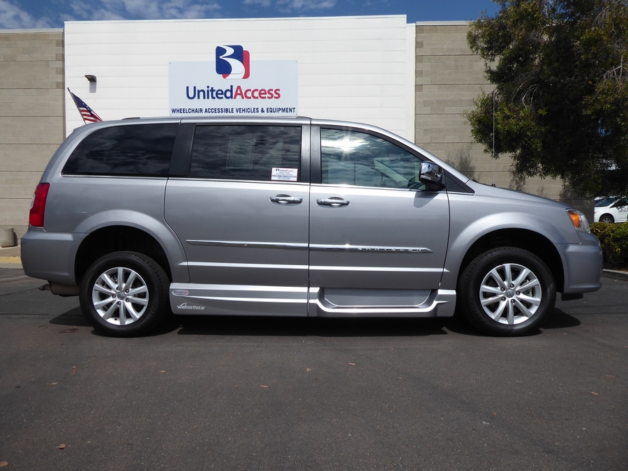 Used 2016 Chrysler Town and Country Limited Platinum - VMI Side Entry In Floor Automatic Ramp