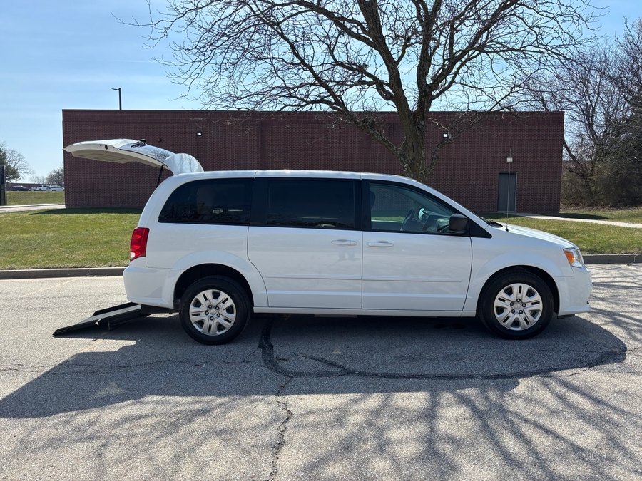Used 2016 Dodge Grand Caravan SE - OTH Rear Entry Entry Fold Out Manual Ramp