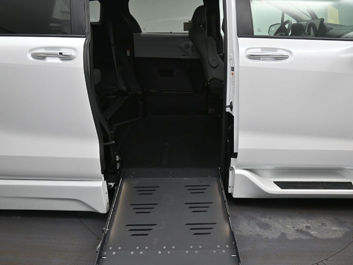 2025 TOYOTA SIENNA - Image 14