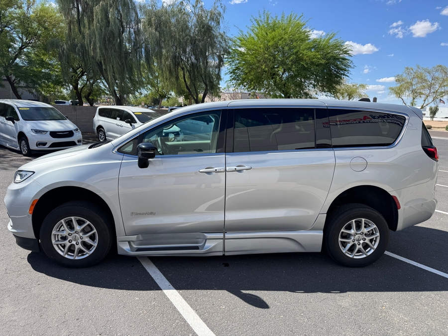 Used 2024 Chrysler Pacifica Touring L - BraunAbility Side Entry Entry In Floor Automatic Ramp