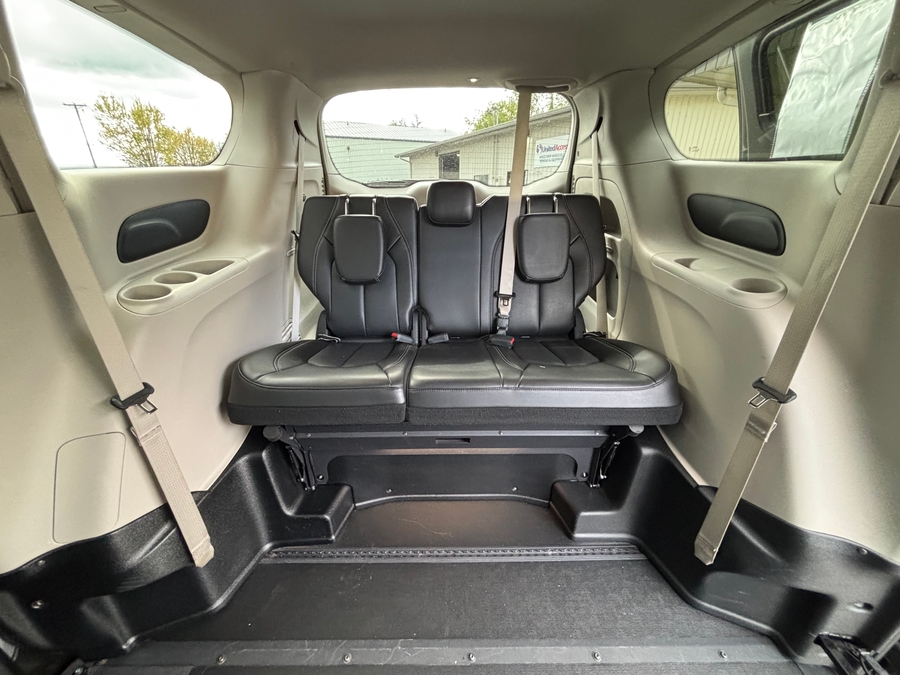 Used 2023 Chrysler Pacifica Touring L Safety - BraunAbility Side Entry Entry In Floor Automatic Ramp