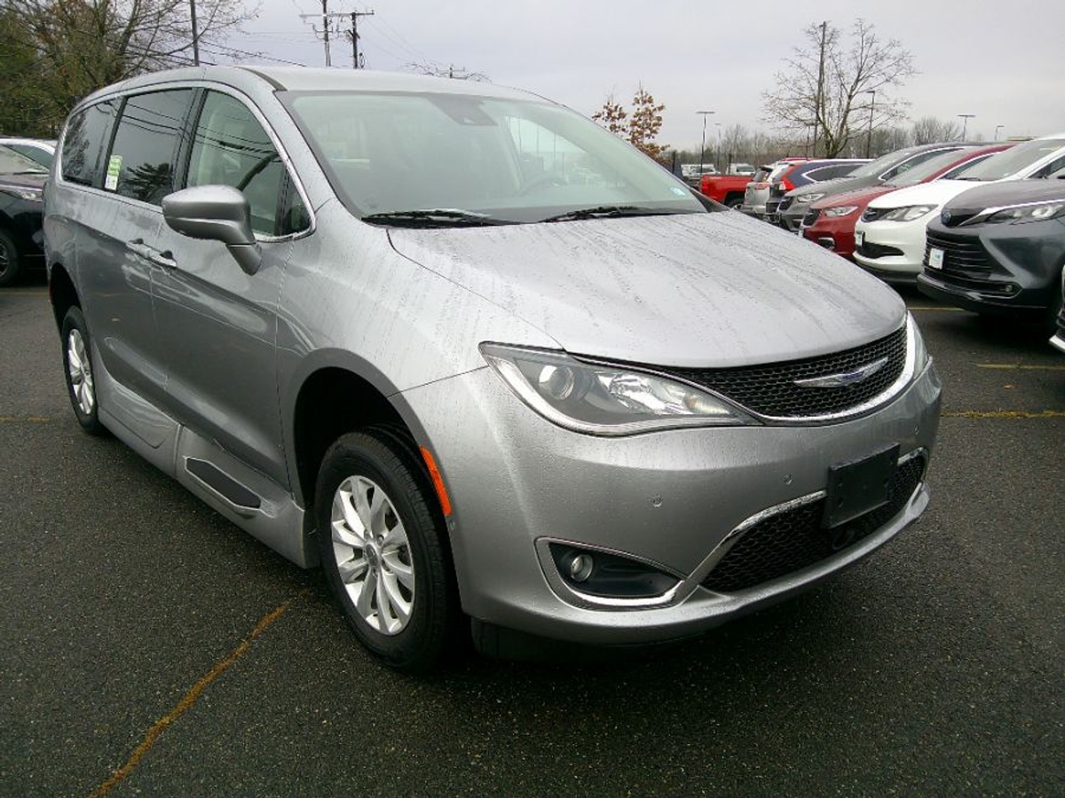 2019 CHRYSLER PACIFICA - Image 4