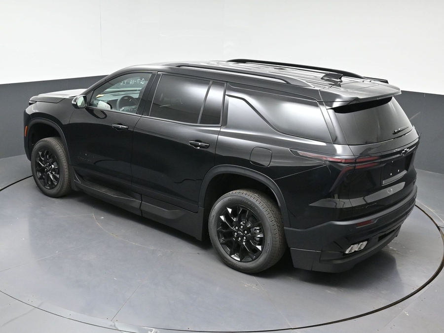 New 2026 Chevrolet Traverse 1LT Midnight - BraunAbility Side Entry In Floor Automatic Ramp