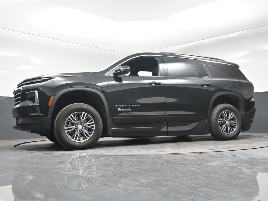 New 2026 Chevrolet Traverse 1LT - BraunAbility Side Entry In Floor Automatic Ramp
