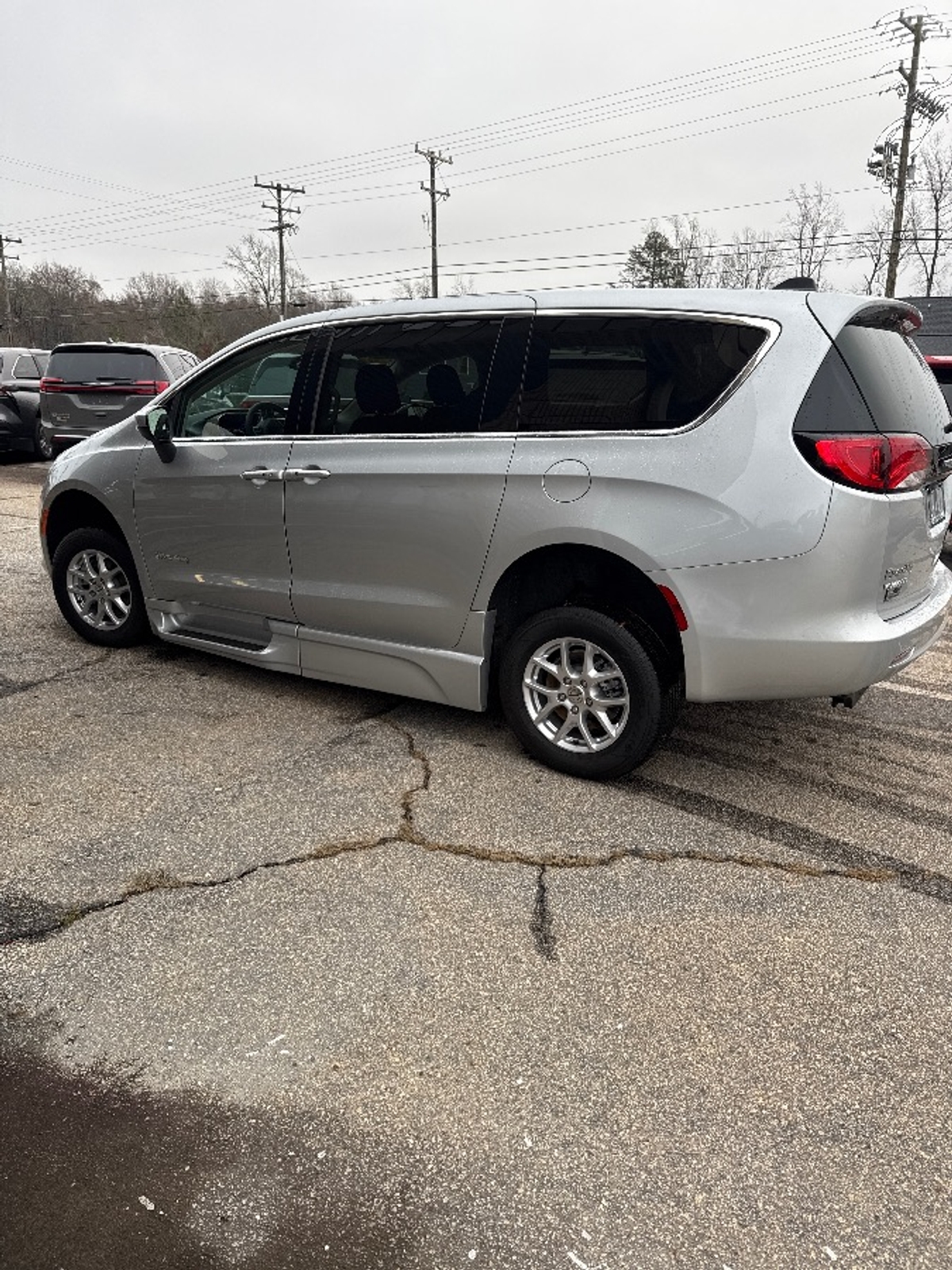 2023 CHRYSLER VOYAGER - Image 11