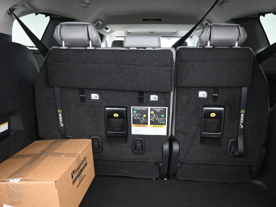 New 2026 Toyota Sienna Hybrid XLE Base - BraunAbility Side Entry Entry Fold Out Automatic Ramp