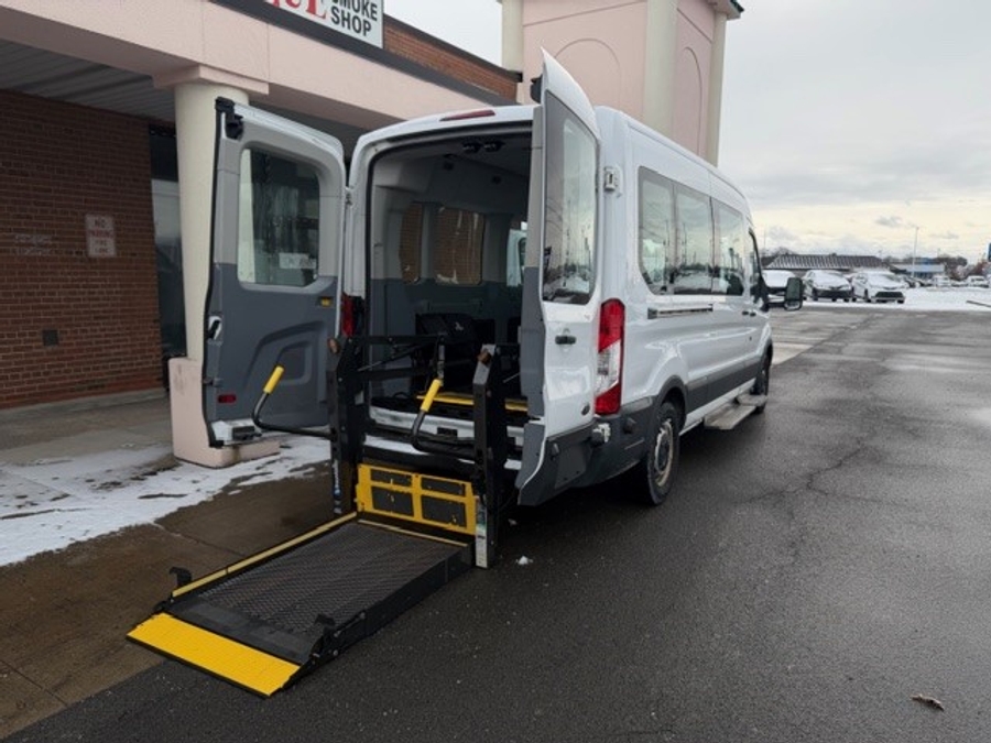 2016 Ford Transit XL's photo