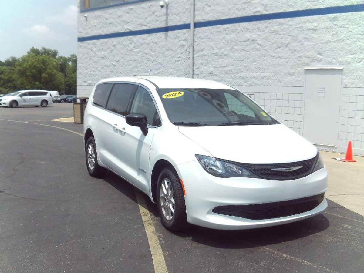 2024 CHRYSLER VOYAGER - Image 6