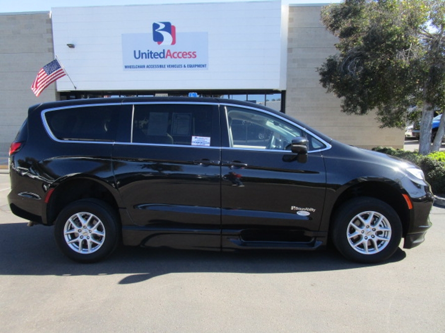 Used 2023 Chrysler Pacifica Touring L - BraunAbility Side Entry Entry In Floor Automatic Ramp