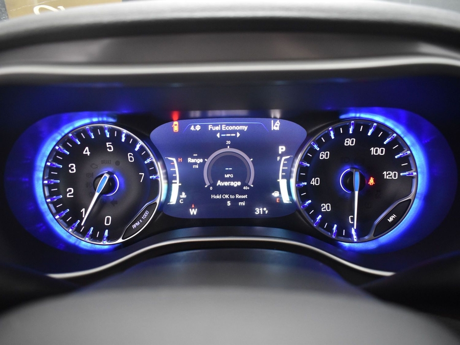 New 2025 Chrysler Pacifica Select Safety - BraunAbility Side Entry Entry In Floor Automatic Ramp