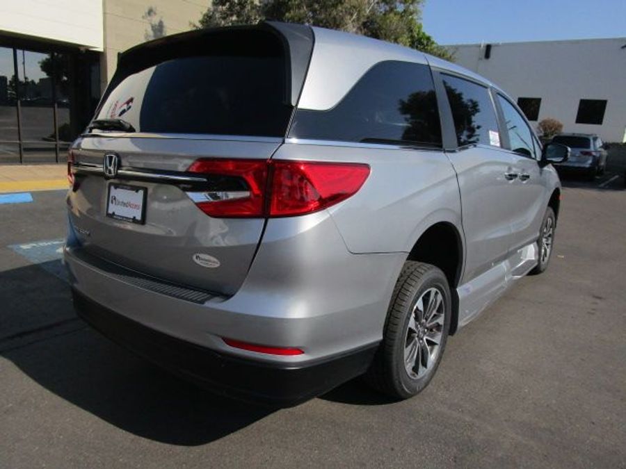 Used 2022 Honda Odyssey  - VMI Side Entry Entry In Floor Automatic Ramp