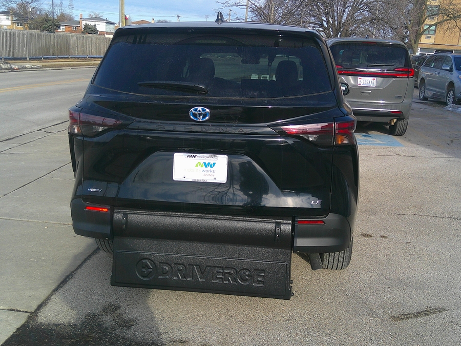 2025 TOYOTA SIENNA - Image 19