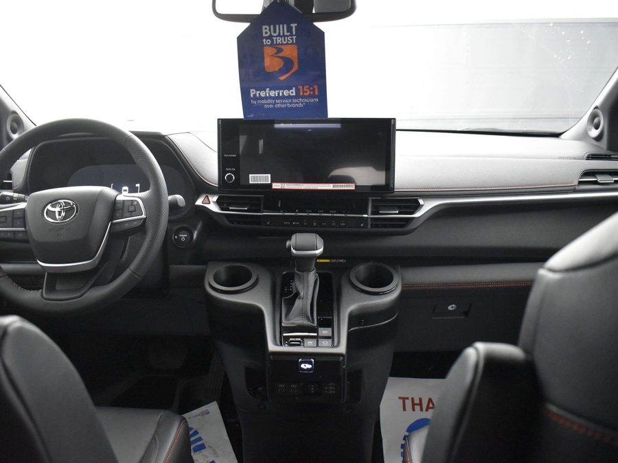 New 2025 Toyota Sienna Hybrid XSE Sport - BraunAbility Side Entry Entry In Floor Automatic Ramp