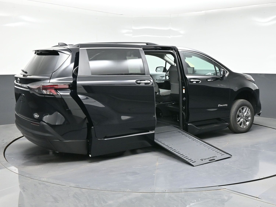 2026 Toyota Sienna's photo