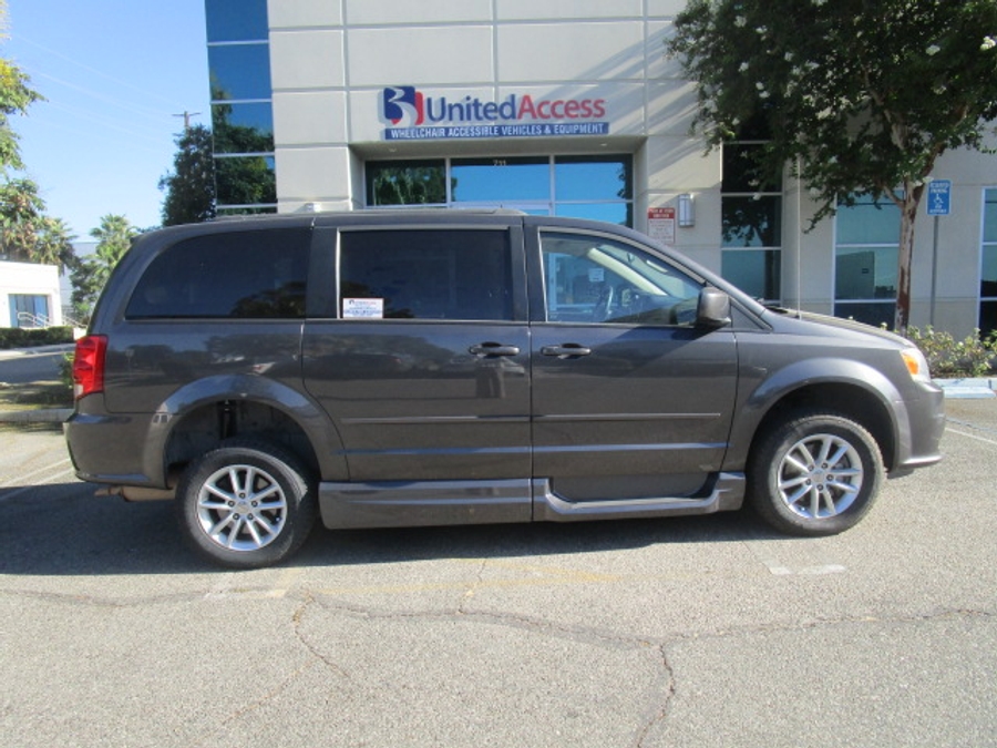 Used 2016 Dodge Grand Caravan SXT - VMI Side Entry Fold Out Automatic Ramp