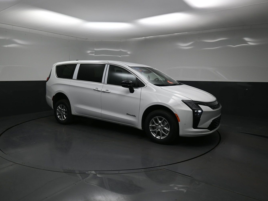 White Chrysler Pacifica image number 15