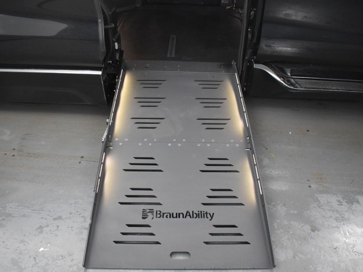 2025 TOYOTA SIENNA - Image 11