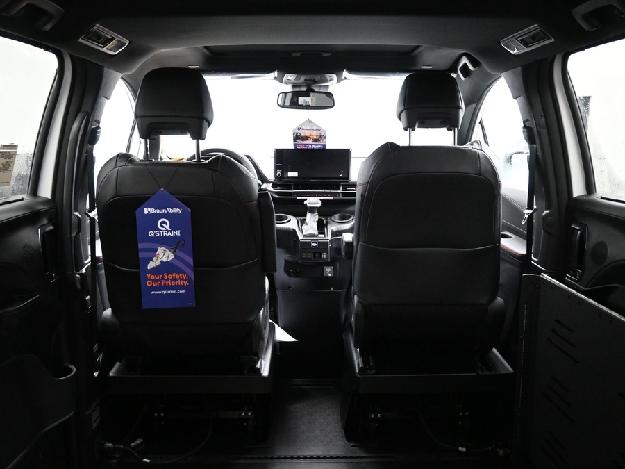 New 2026 Toyota Sienna Hybrid XSE Sport - BraunAbility Side Entry Entry Fold Out Automatic Ramp