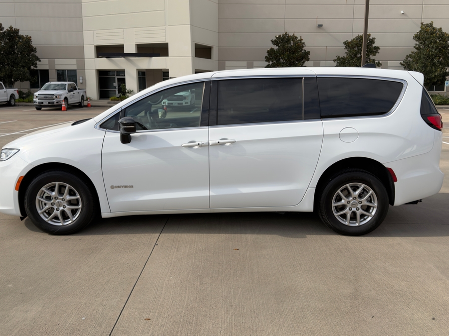 Used 2024 Chrysler Pacifica Touring - DRIVERGE Rear Entry Entry Fold Out Manual Ramp