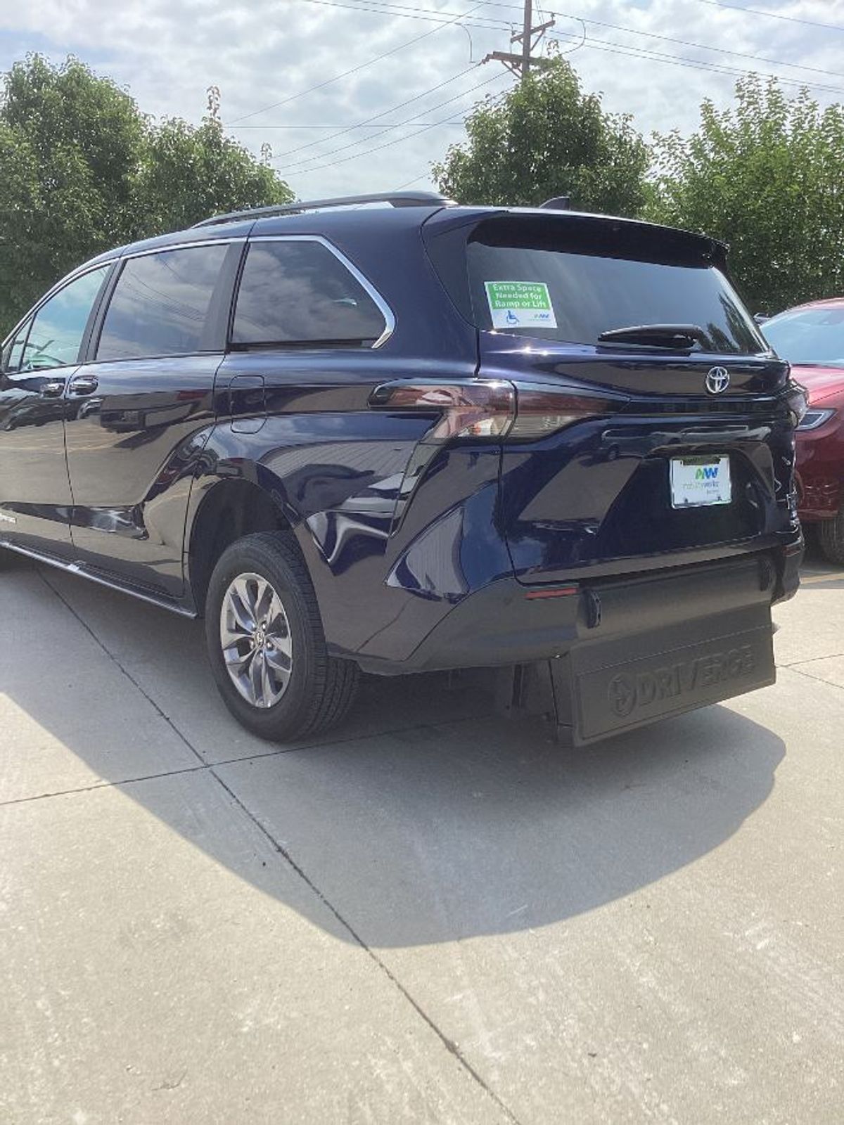 2024 TOYOTA SIENNA - Image 9