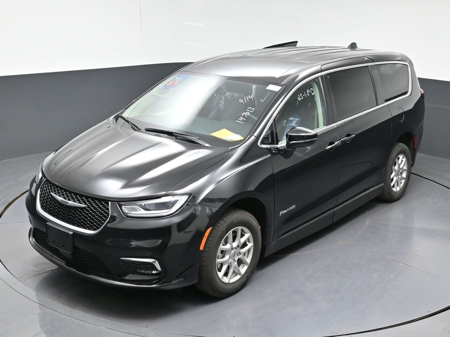 Used 2024 Chrysler Pacifica Touring L - BraunAbility Side Entry Fold Out Manual Ramp