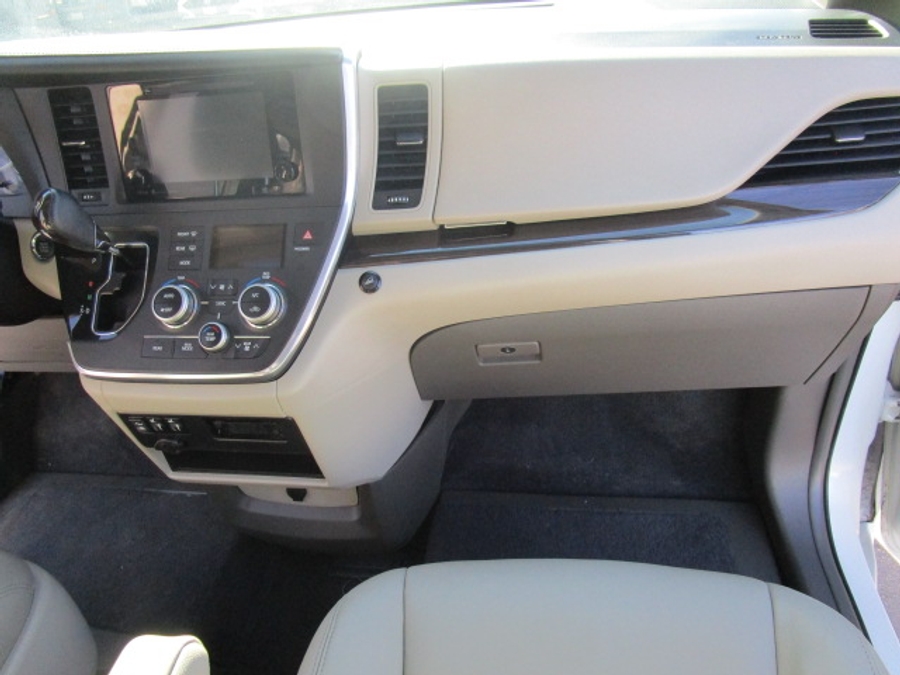 Used 2017 Toyota Sienna XLE Base - VMI Side Entry Entry In Floor Automatic Ramp