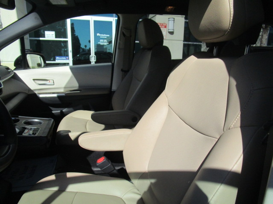 Used 2022 Toyota Sienna Hybrid XLE - VMI Side Entry Entry In Floor Automatic Ramp