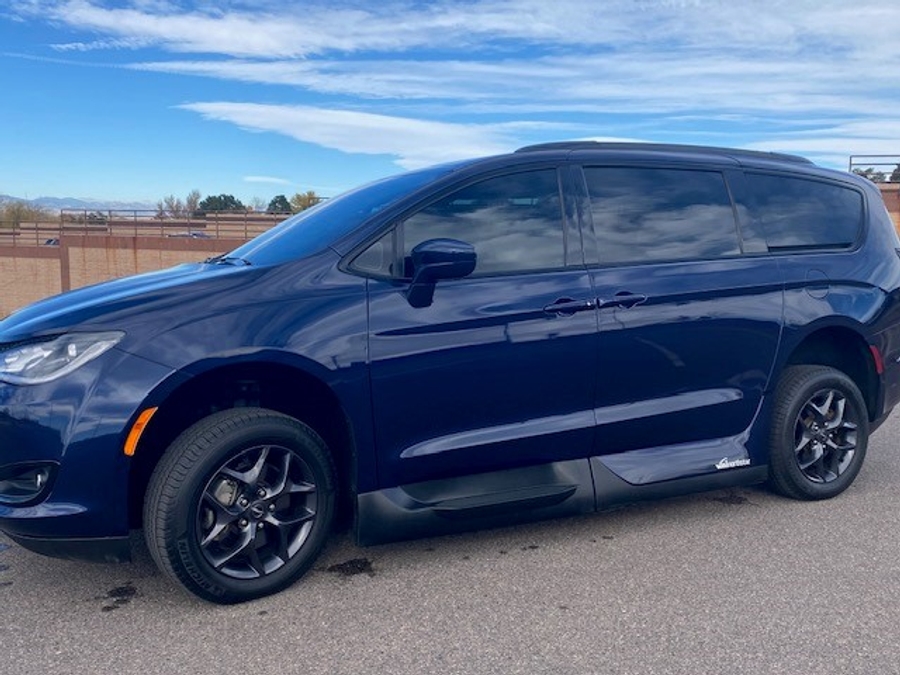 Used 2018 Chrysler Pacifica Touring L - VMI Side Entry Entry In Floor Automatic Ramp