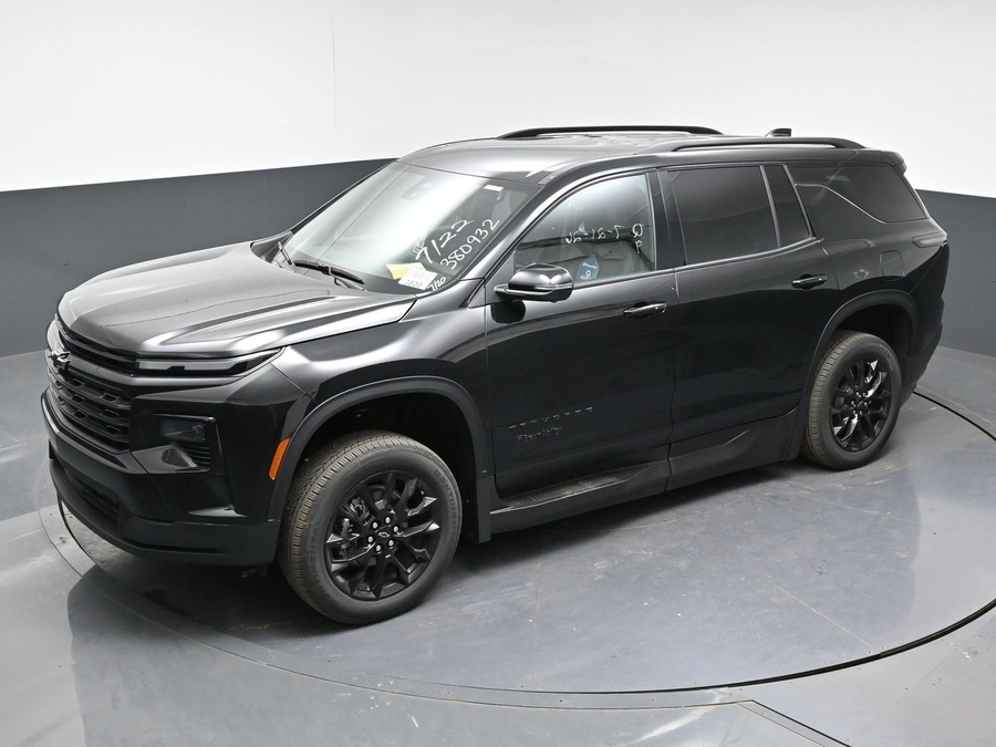 New 2026 Chevrolet Traverse 1LT Midnight - BraunAbility Side Entry In Floor Automatic Ramp