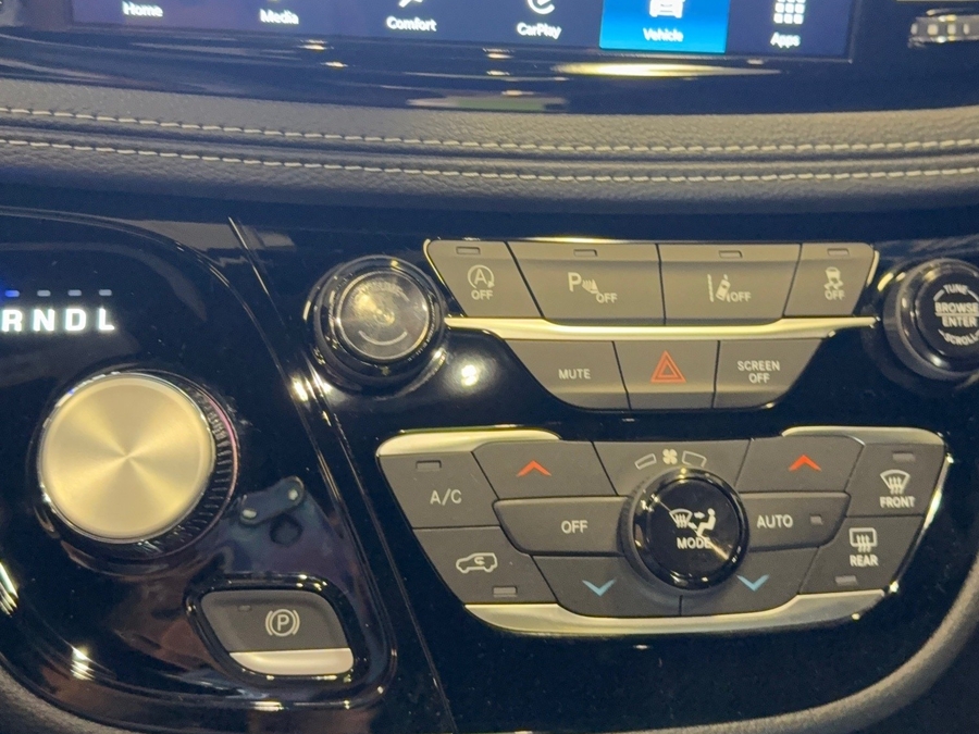 Número de imagen Chrysler Pacifica negro 13