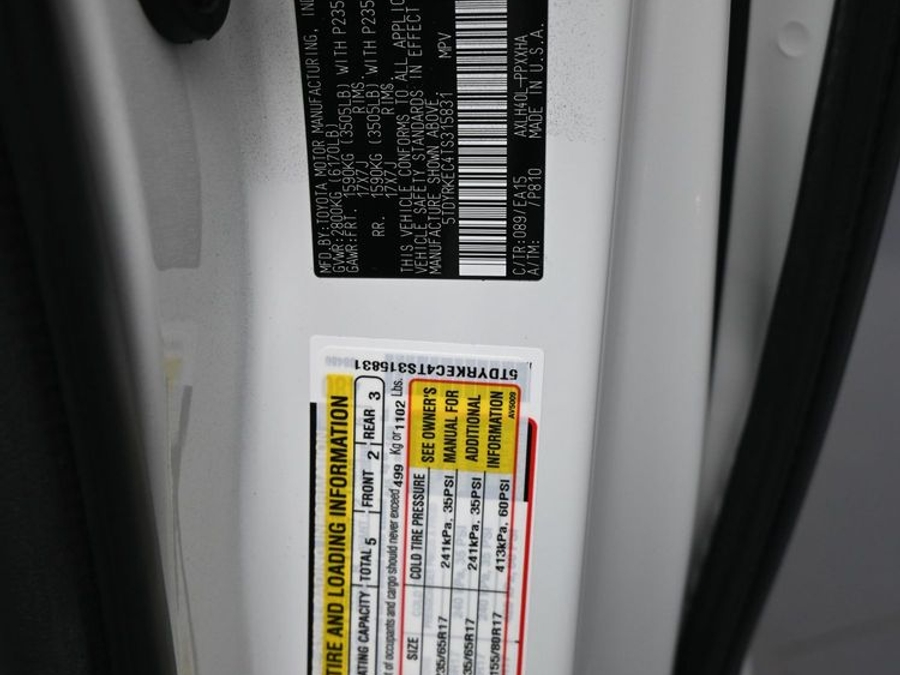 White Toyota Sienna image number 20