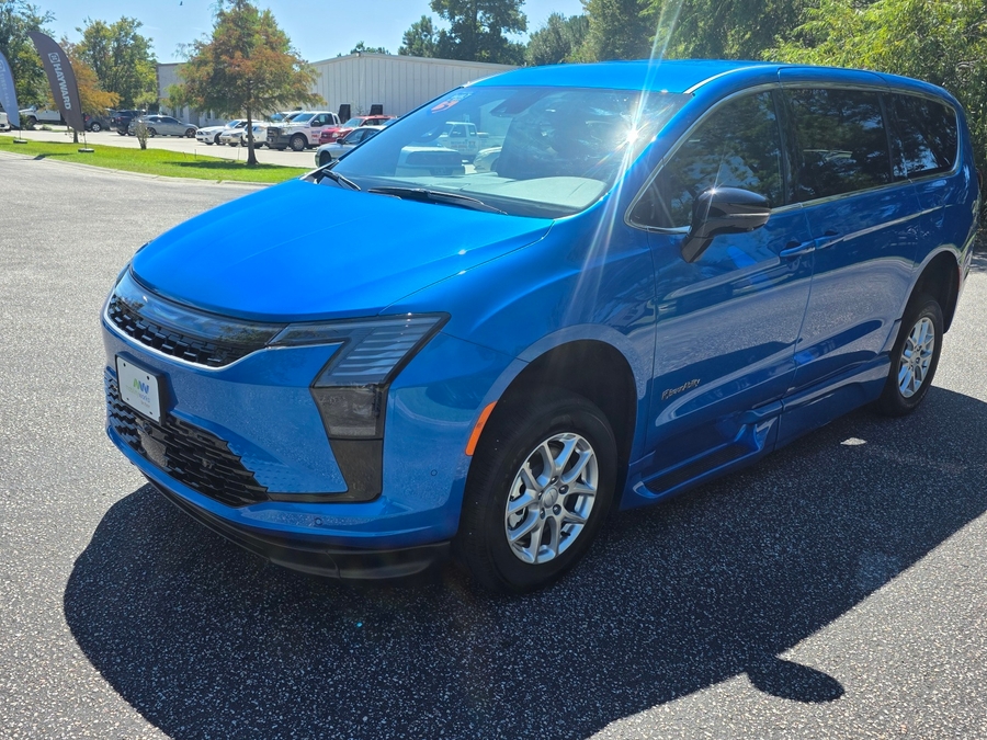 Blue Chrysler Pacifica image number 10