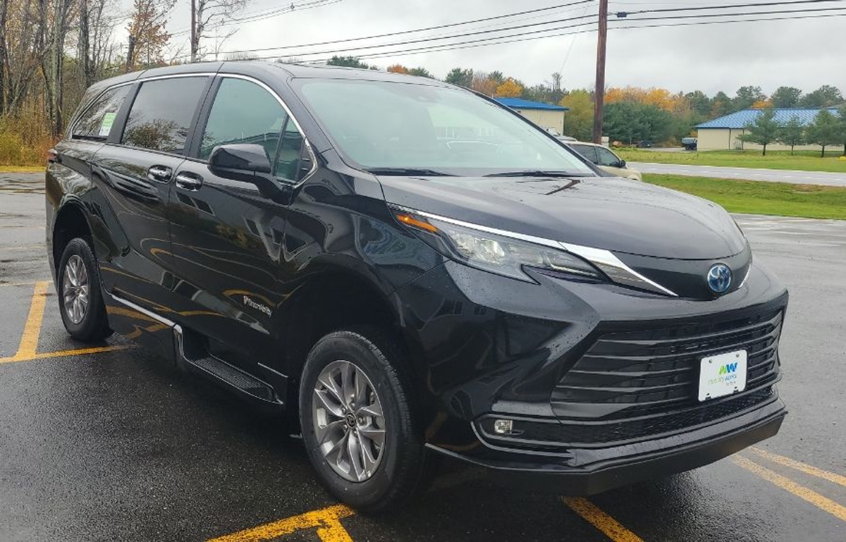 2025 TOYOTA SIENNA - Image 12