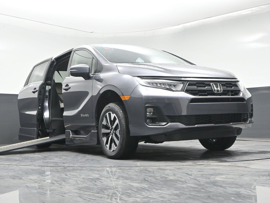 Grey Honda Odyssey image number 8