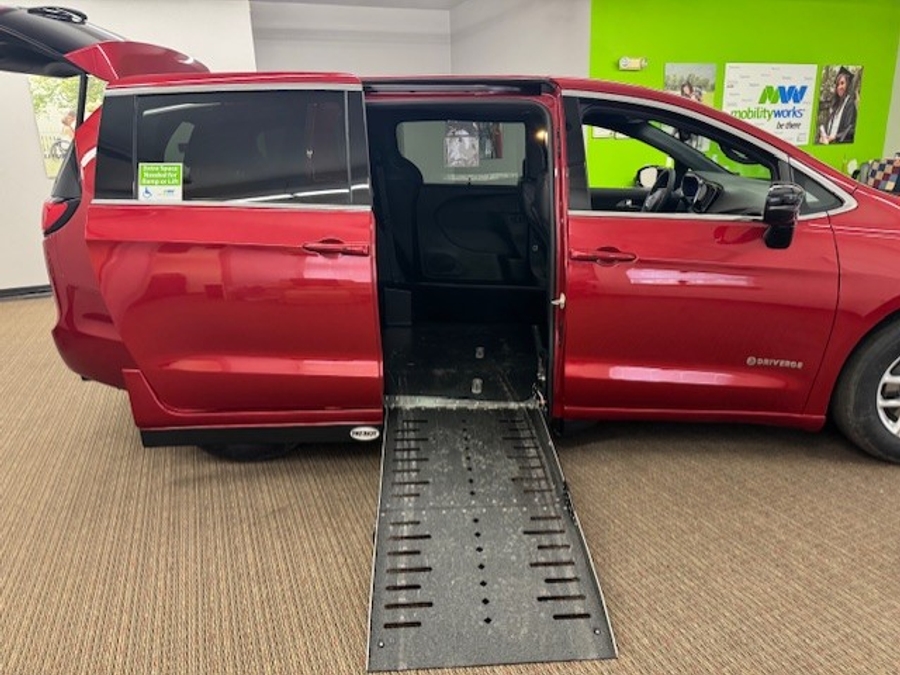 Red Chrysler Pacifica image number 13