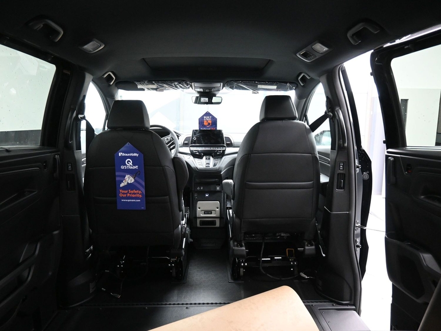 New 2026 Honda Odyssey Sport - BraunAbility Side Entry Entry In Floor Automatic Ramp