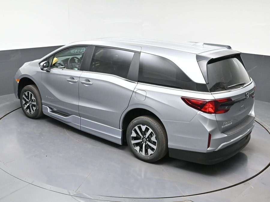 New 2026 Honda Odyssey EX-L - BraunAbility Side Entry In Floor Automatic Ramp