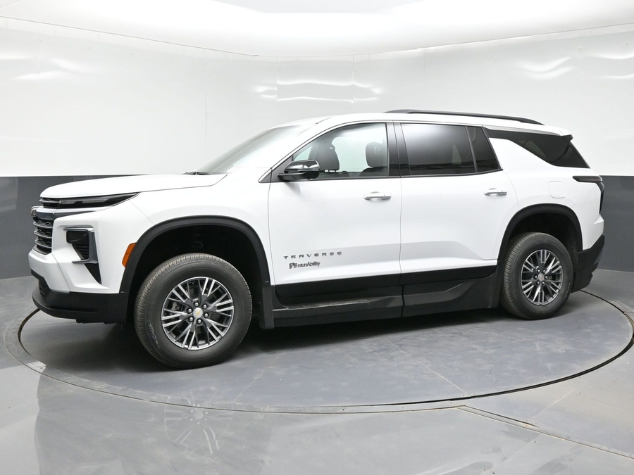 New 2026 Chevrolet Traverse 1LT - BraunAbility Side Entry In Floor Automatic Ramp