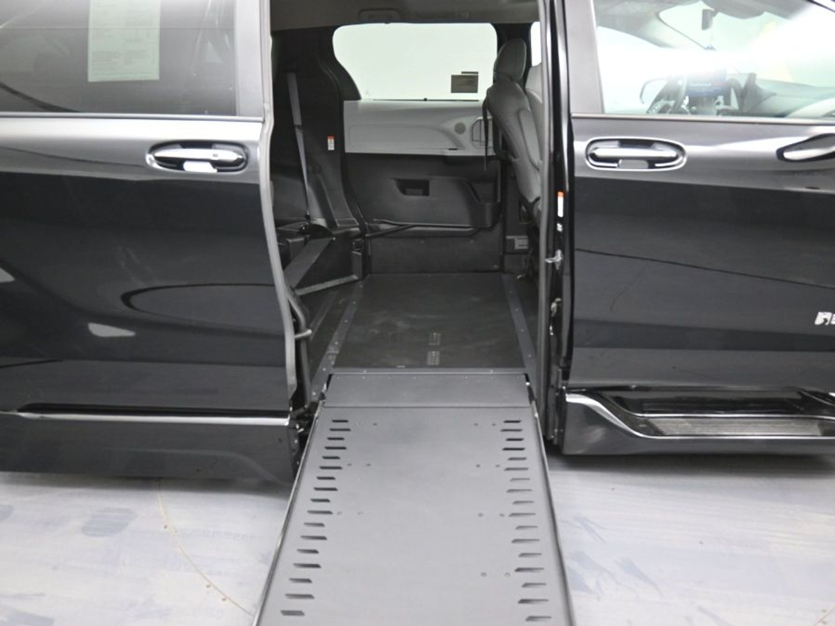 Black Toyota Sienna image number 11
